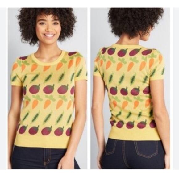 ModCloth Womens Short Sleeve Novelty Sweater Size 3X Mustard Yellow Vegetable - Picture 1 of 9